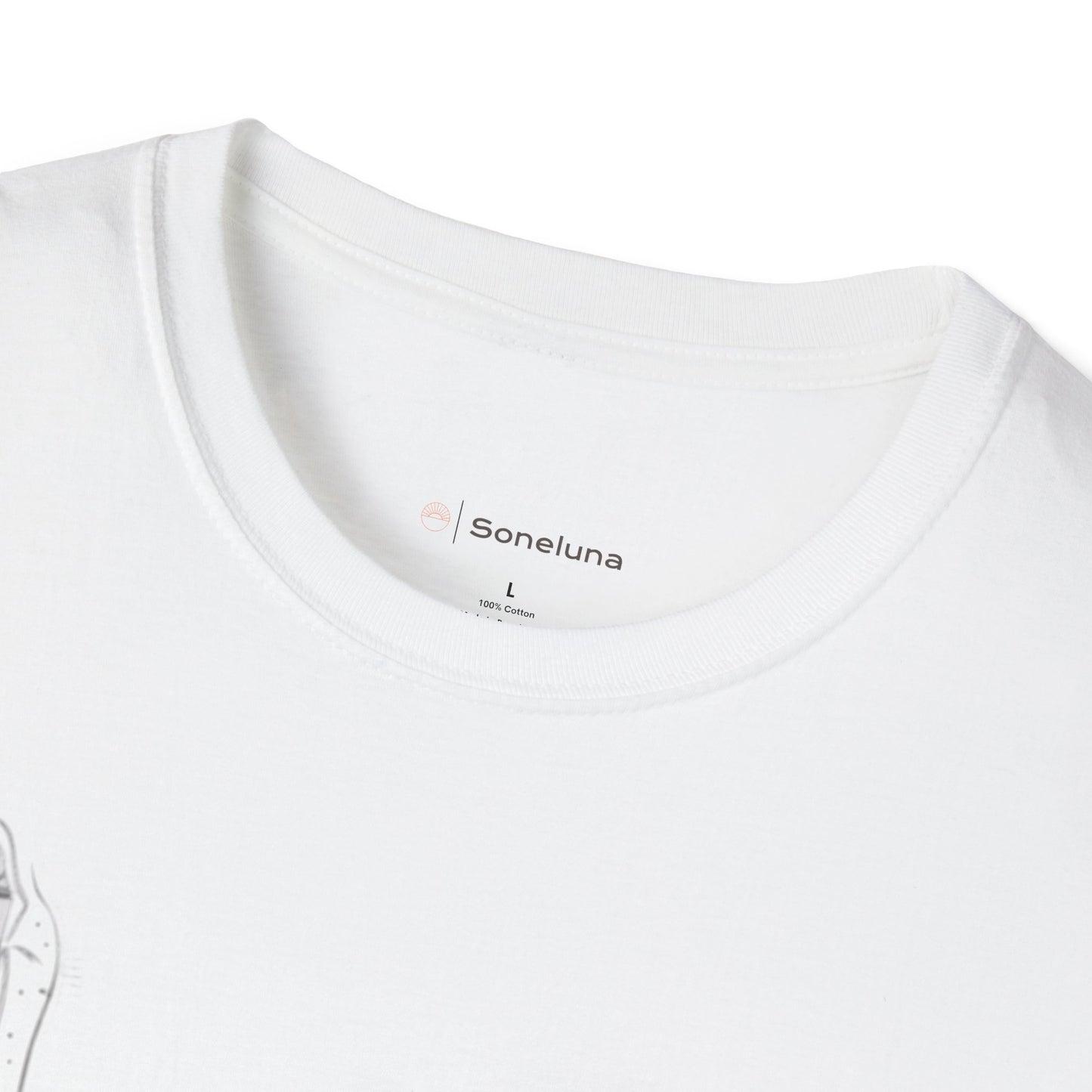 Virgen de Soneluna Tee