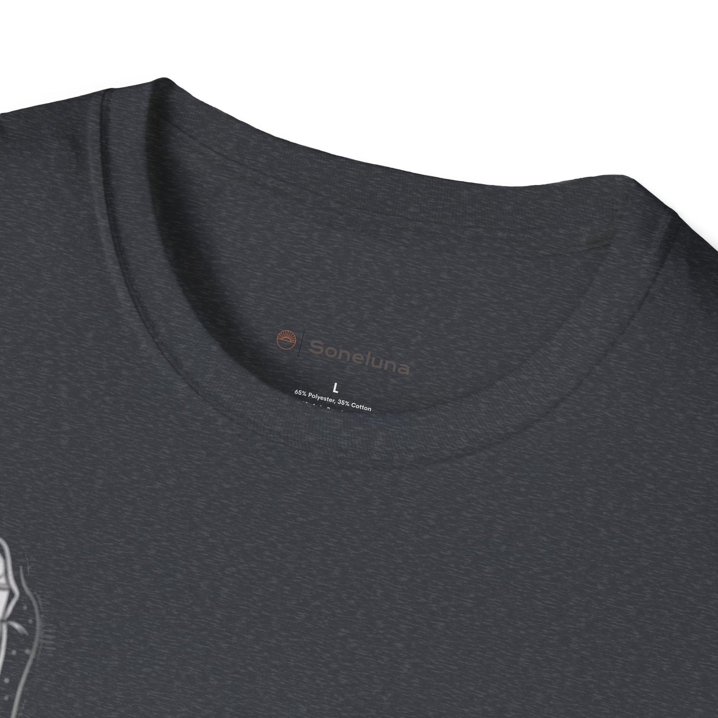 Virgen de Soneluna Tee