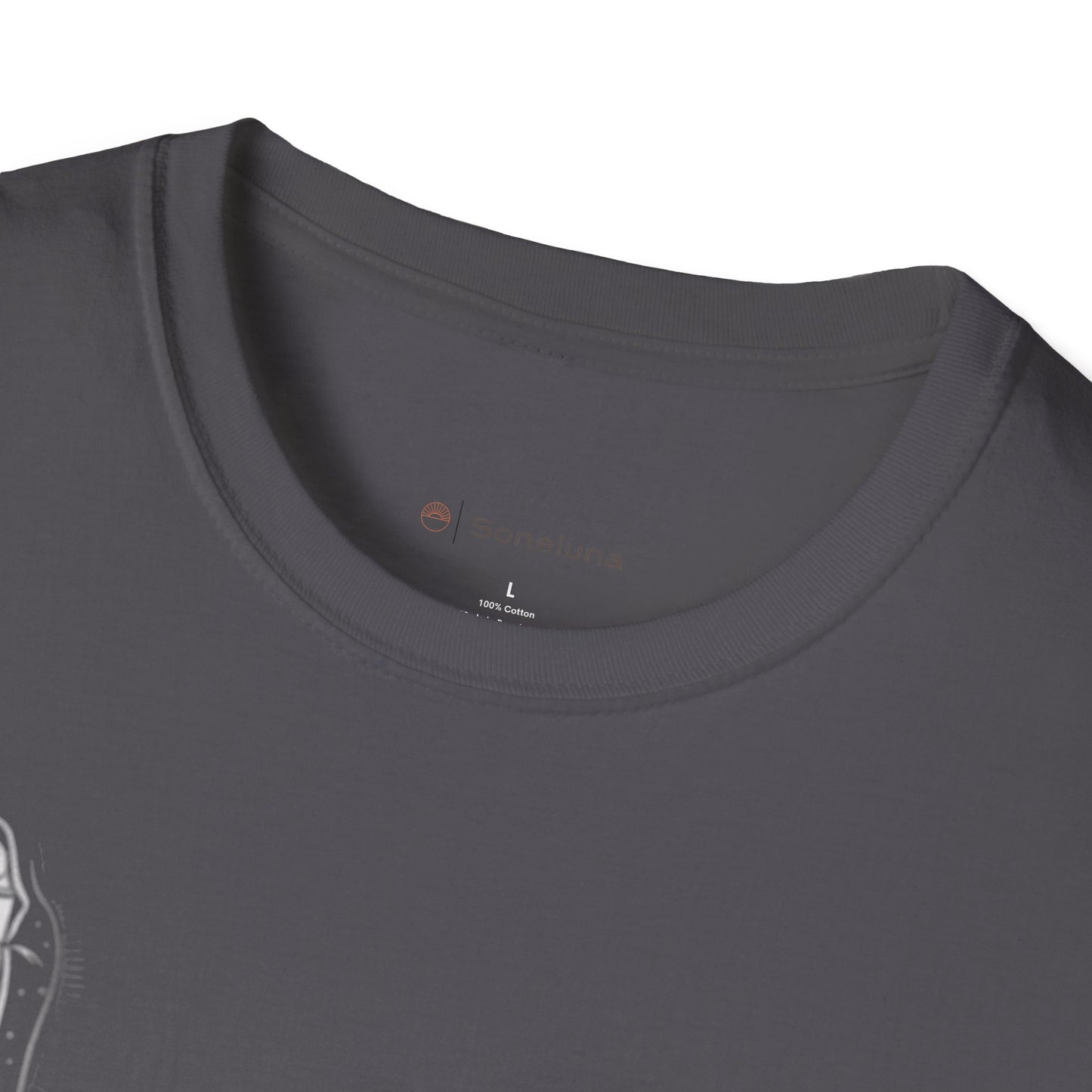 Virgen de Soneluna Tee